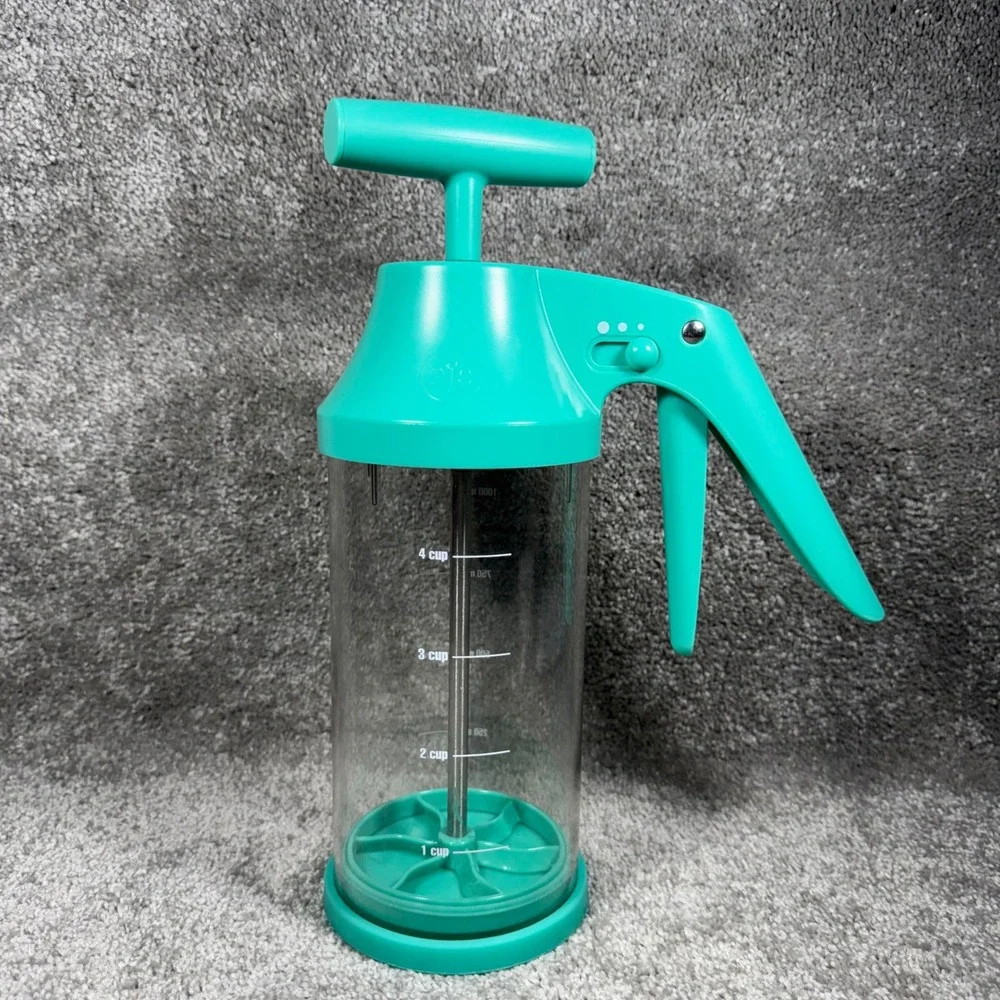 Pampered Chef No Mess Batter Mixer & Dispenser‎ Pancake Muffin Cupcake #100082
